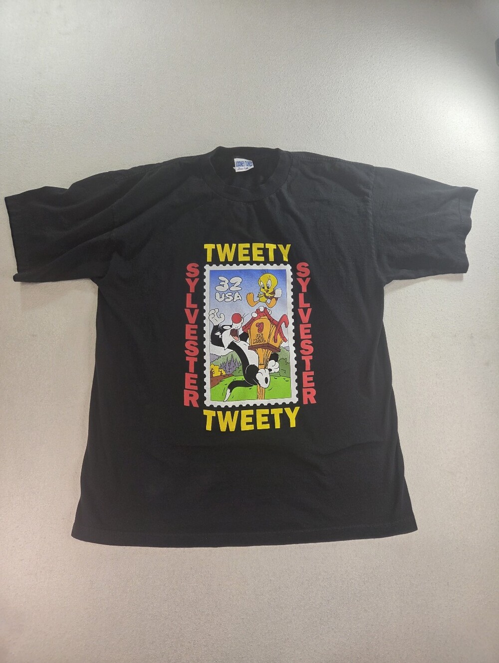 Vintage 1997 Looney Tunes Tweety Sylvester 32 USA Stamp T-Shirt L XL Black